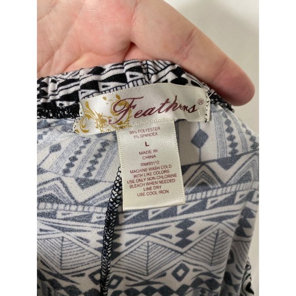 Woman’s size large Feathers light weight black and white casual sleep pants - Picture 4 of 4